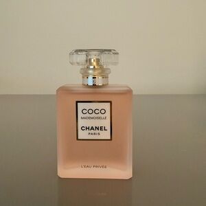 CHANEL Coco Mademoiselle L'Eau Privée - Soft Pink & Gold Accents